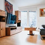 Golf Apartment *
