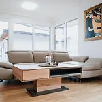 Golf Apartment *